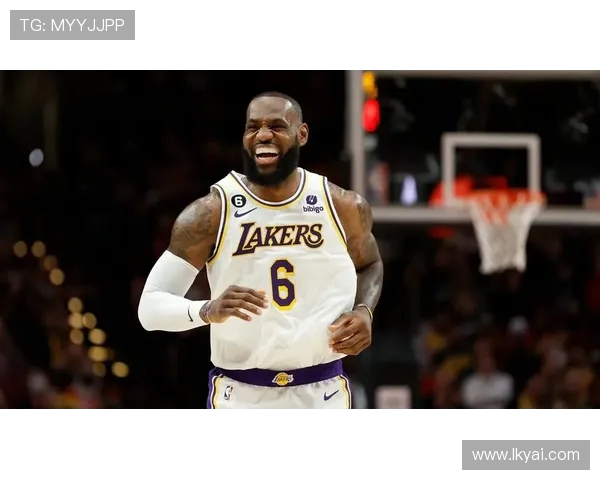 詹姆斯坦言择偶观转变从渴望贤妻良母到追求独立伴侣