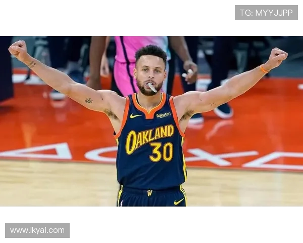 霍里畅想文班亚马遭追梦防守场面直呼画面太精彩